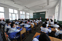 新聞名稱：同學們在學校教室認真聽(tīng)老師(shī)講課
添加日期：2011-03-06 08:28:55
浏覽次數(shù)：5499