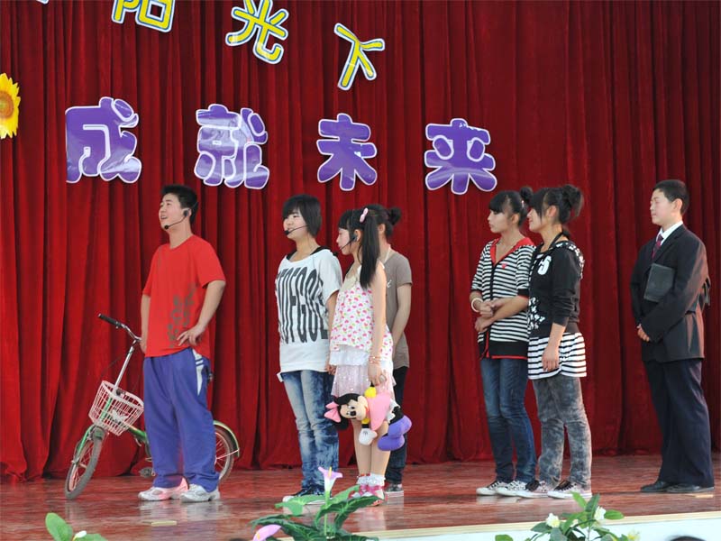 新聞名稱：六一活動剪影(yǐng)（九）
添加日期：2011-06-02 22:51:12
浏覽次數(shù)：5586