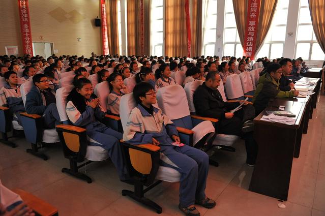 新聞名稱：“珍惜糧食”演講比賽台下觀衆
添加日期：2013-12-05 09:39:02
浏覽次數(shù)：4243