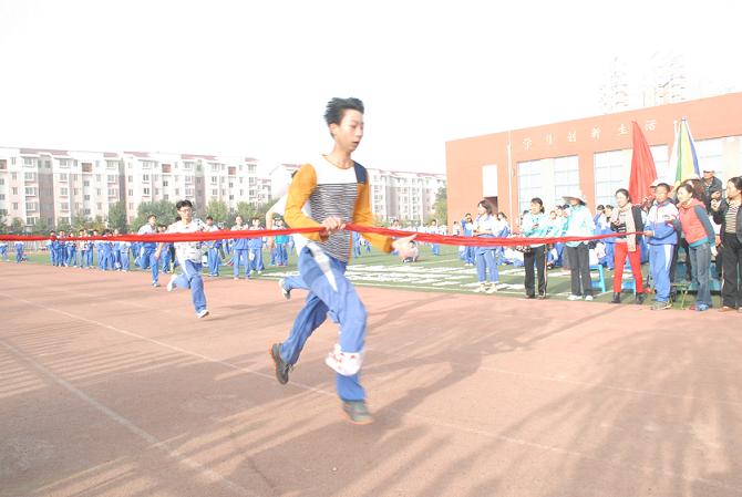 新聞名稱：我校第五屆田徑運動會(huì)運動員風采
添加日期：2014-10-08 09:15:32
浏覽次數(shù)：4333