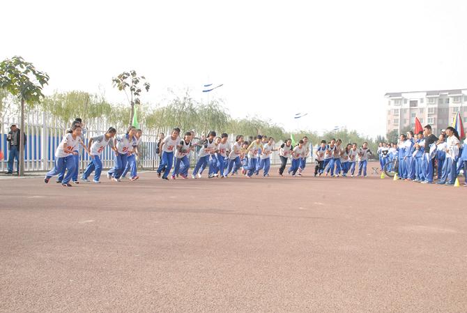 新聞名稱：第五屆田徑運動會(huì)運動員風采
添加日期：2014-10-08 09:22:11
浏覽次數(shù)：4672