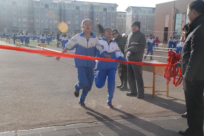 新聞名稱：迎新年師(shī)生越野賽——學生風采
添加日期：2014-01-06 18:19:28
浏覽次數(shù)：5223