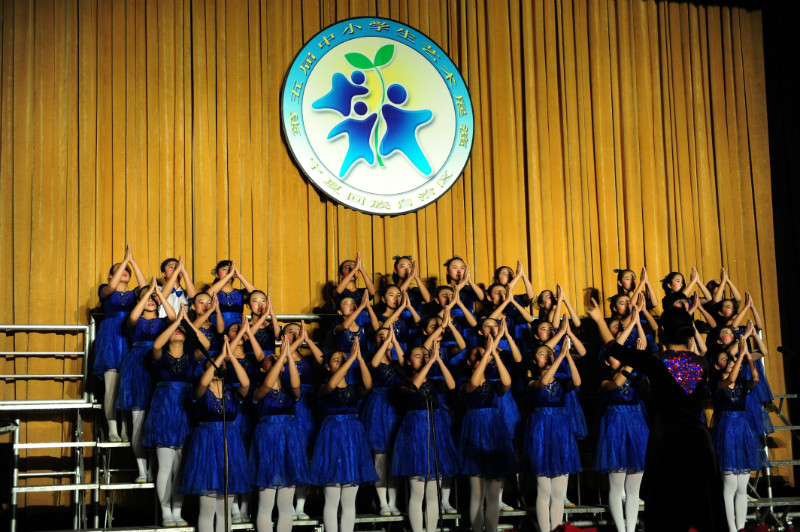 新聞名稱：《夢中的卓瑪》《我心歌(gē)唱(chàng)》獲全區三等獎
添加日期：2015-11-24 10:29:18
浏覽次數(shù)：4254