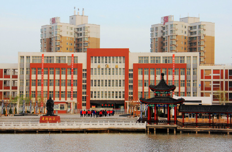 新聞名稱：最美校園--甯夏中衛中學（喬梅攝影(yǐng)）
添加日期：2015-05-13 17:39:05
浏覽次數(shù)：3962