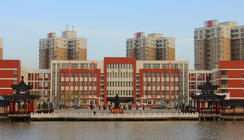 新聞名稱：最美校園--甯夏中衛中學（喬梅攝影(yǐng)）
添加日期：2015-05-13 17:42:20
浏覽次數(shù)：3979