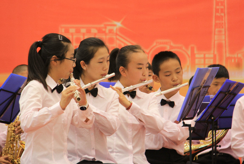 新聞名稱：甯夏管樂大(dà)賽我校精彩演出總分第二（喬梅攝影(yǐng)）
添加日期：2015-09-29 11:32:00
浏覽次數(shù)：4385