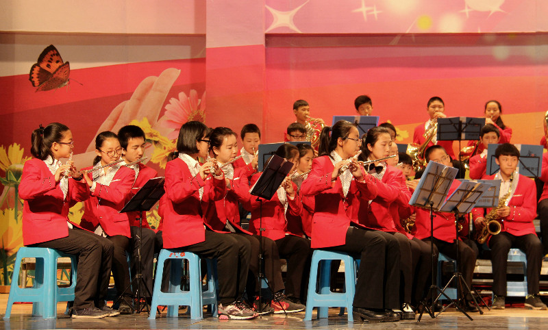 新聞名稱：2016學校新年音(yīn)樂會(huì)
添加日期：2016-01-06 15:04:17
浏覽次數(shù)：4465