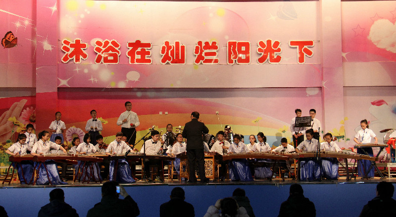 新聞名稱：2016學校新年音(yīn)樂會(huì)
添加日期：2016-01-06 15:04:51
浏覽次數(shù)：4380