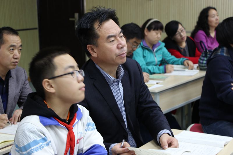 新聞名稱：黃熹校長深入課堂聽(tīng)課檢查
添加日期：2016-03-31 16:07:38
浏覽次數(shù)：5225