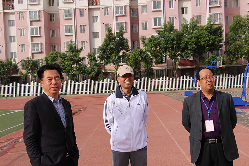 新聞名稱：黃熹校長和(hé)長慶高(gāo)中葉勇軍校長、馬廷喜副校長檢查綜合…
添加日期：2016-05-16 17:22:35
浏覽次數(shù)：6514