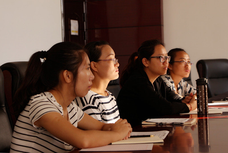 新聞名稱：新教師(shī)參加培訓
添加日期：2016-08-28 16:52:11
浏覽次數(shù)：4502