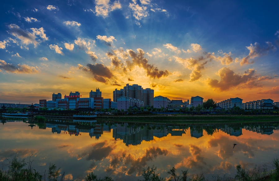 新聞名稱：大(dà)美校園
添加日期：2017-12-10 10:11:49
浏覽次數(shù)：3811