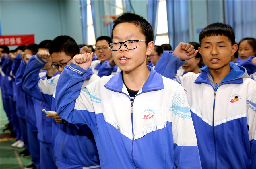 新聞名稱：百日沖刺宣誓
添加日期：2018-03-16 23:06:40
浏覽次數(shù)：2182