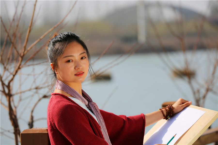 新聞名稱：美術(shù)老師(shī)楊雪
添加日期：2018-03-21 17:41:06
浏覽次數(shù)：3449