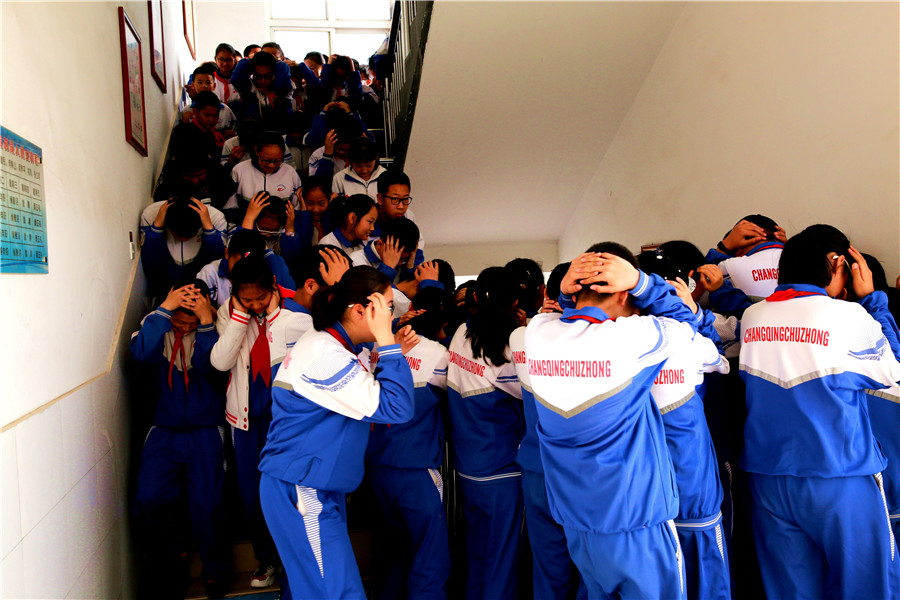 新聞名稱：緊急疏散演練
添加日期：2018-03-27 11:39:18
浏覽次數(shù)：2066