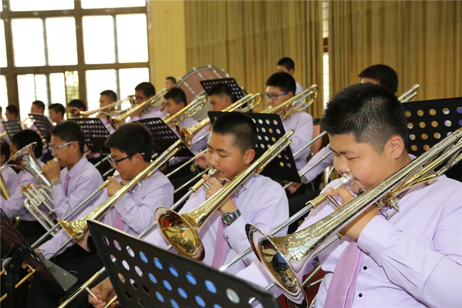 新聞名稱：甯夏日報報道(dào)我校學生管樂團
添加日期：2018-04-25 10:06:40
浏覽次數(shù)：3164