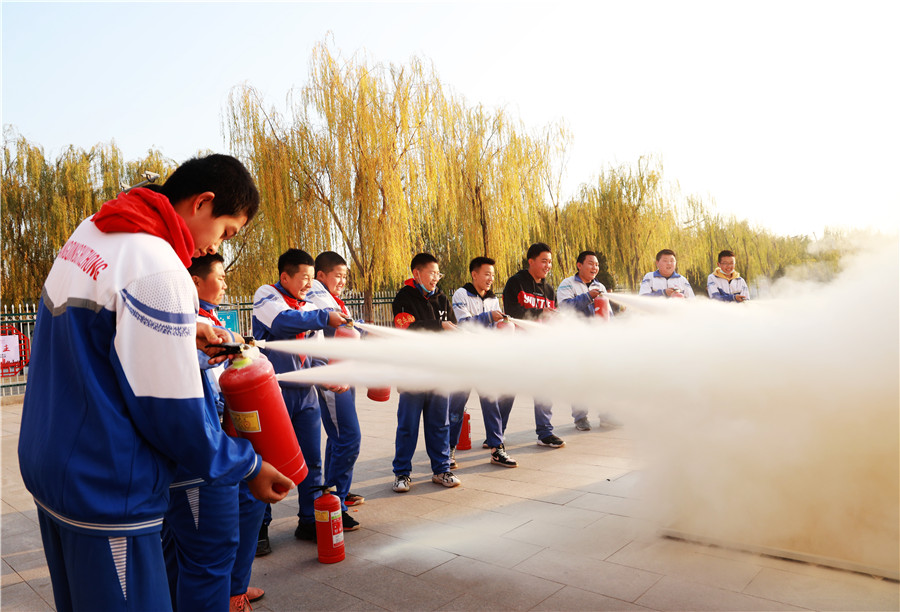 新聞名稱：消防培訓進校園
添加日期：2020-11-12 08:00:10
浏覽次數(shù)：1629