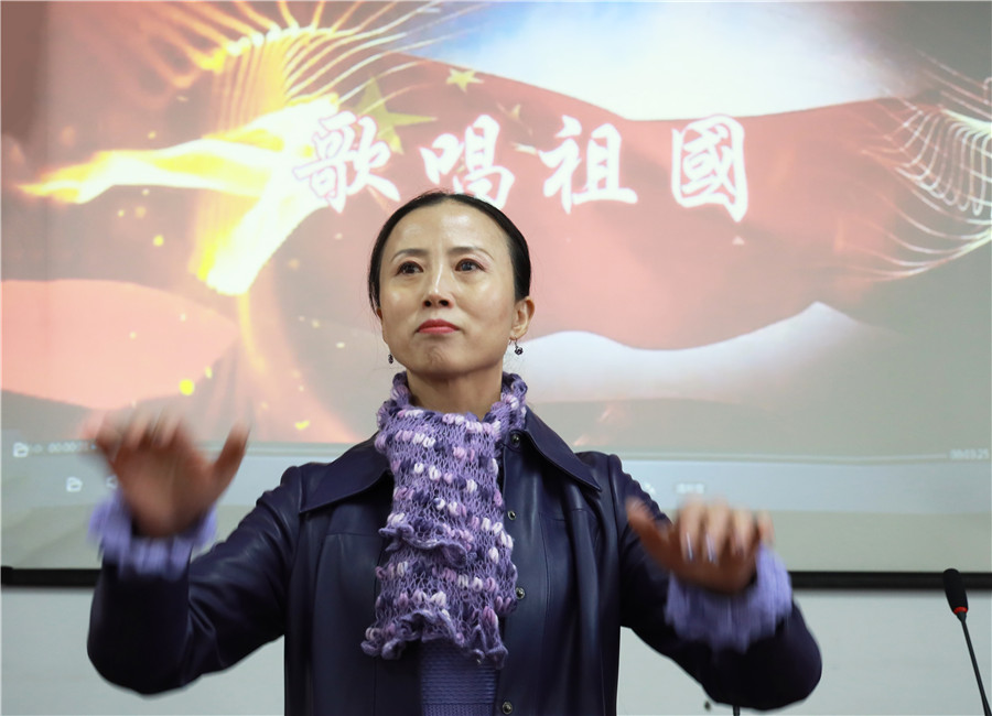 新聞名稱：唱(chàng)出心中的歌(gē)
添加日期：2020-11-04 10:40:22
浏覽次數(shù)：1738