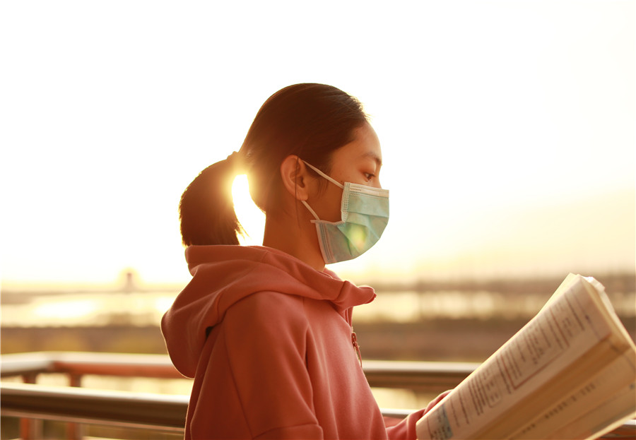 新聞名稱：不尋常的讀書(shū)時(shí)光
添加日期：2020-03-27 14:34:56
浏覽次數(shù)：1820