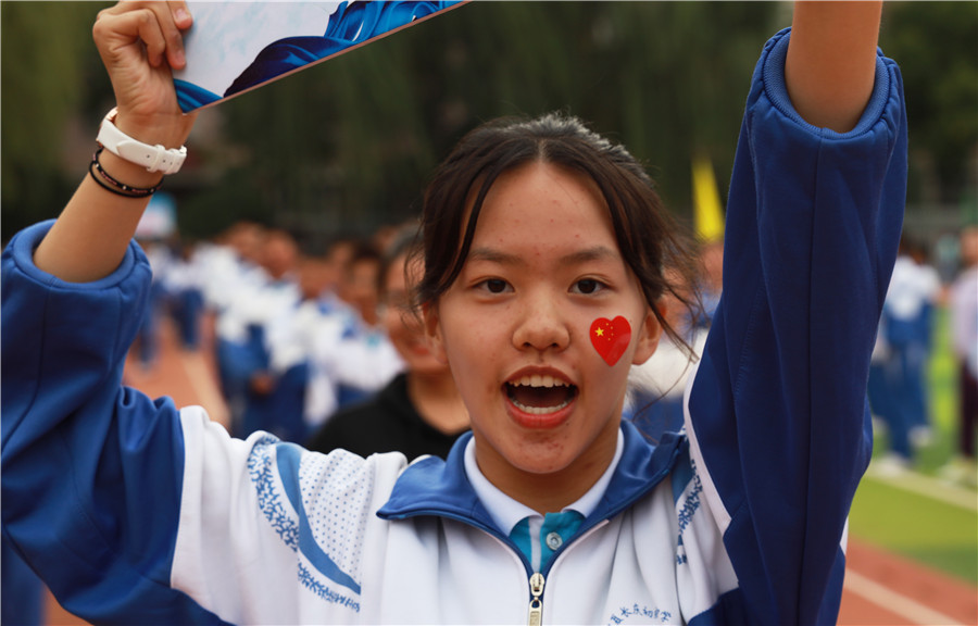 新聞名稱：舉牌同學哪家(jiā)強
添加日期：2020-09-28 10:51:29
浏覽次數(shù)：1695